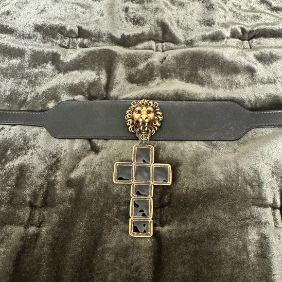 Gucci Black Leather Belt with Gold Accents - Picture 1 of 5